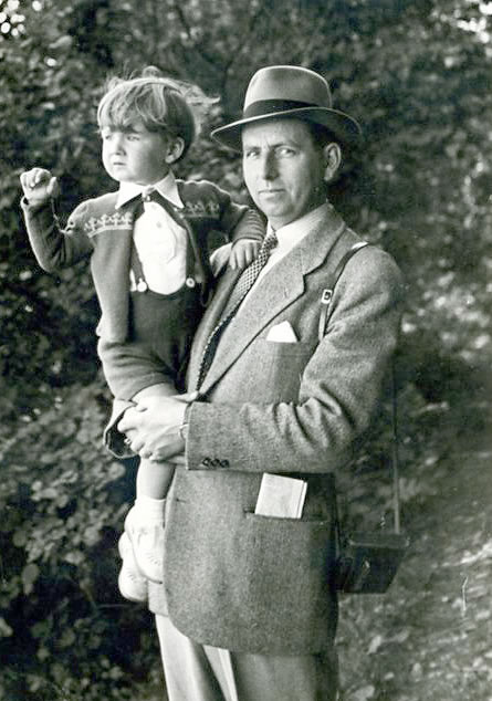 Pierre du Bois - In his father's arms, at the age of three Pierre du Bois - In his father's arms, at the age of three