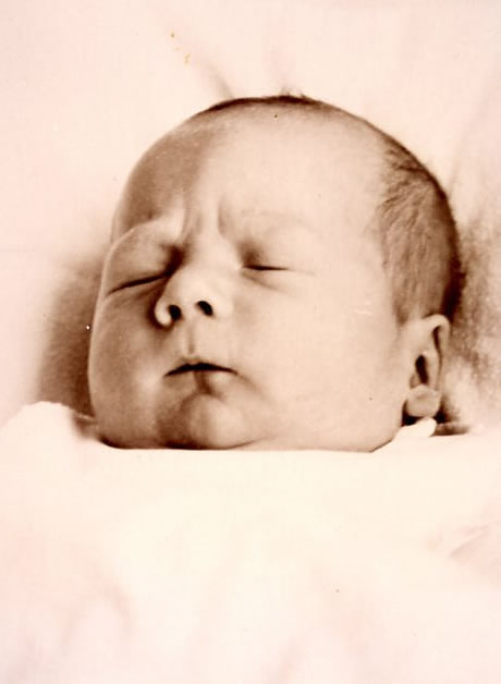 Photo taken on 9 May 1943, when Pierre was four days old...