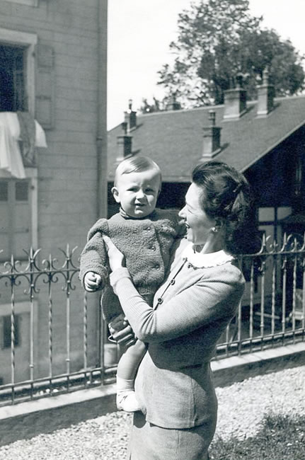 Pierre du Bois - In his mother's arms, 1944